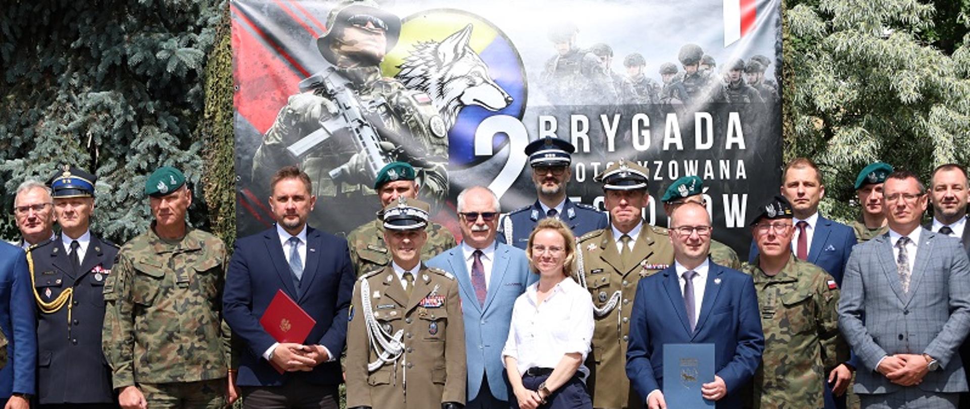 Przyjęcie chorągwi przez 2 Brygadę Zmotoryzowaną Legionów w Grajewie