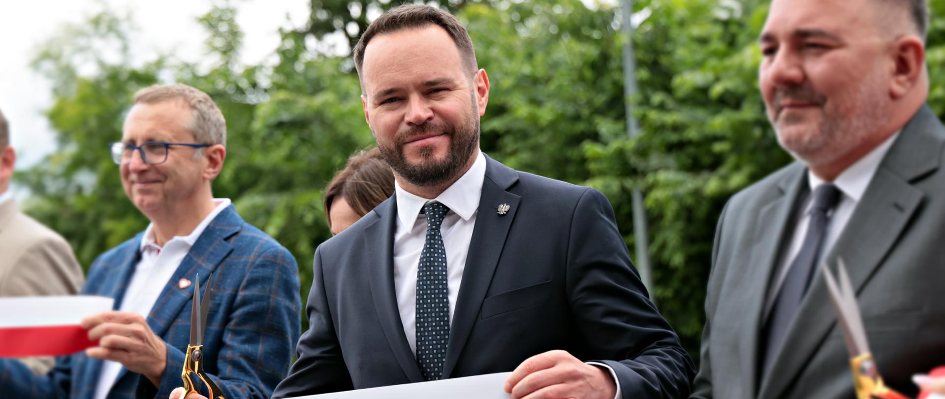 Dwie drogi powiatowe przebudowane
