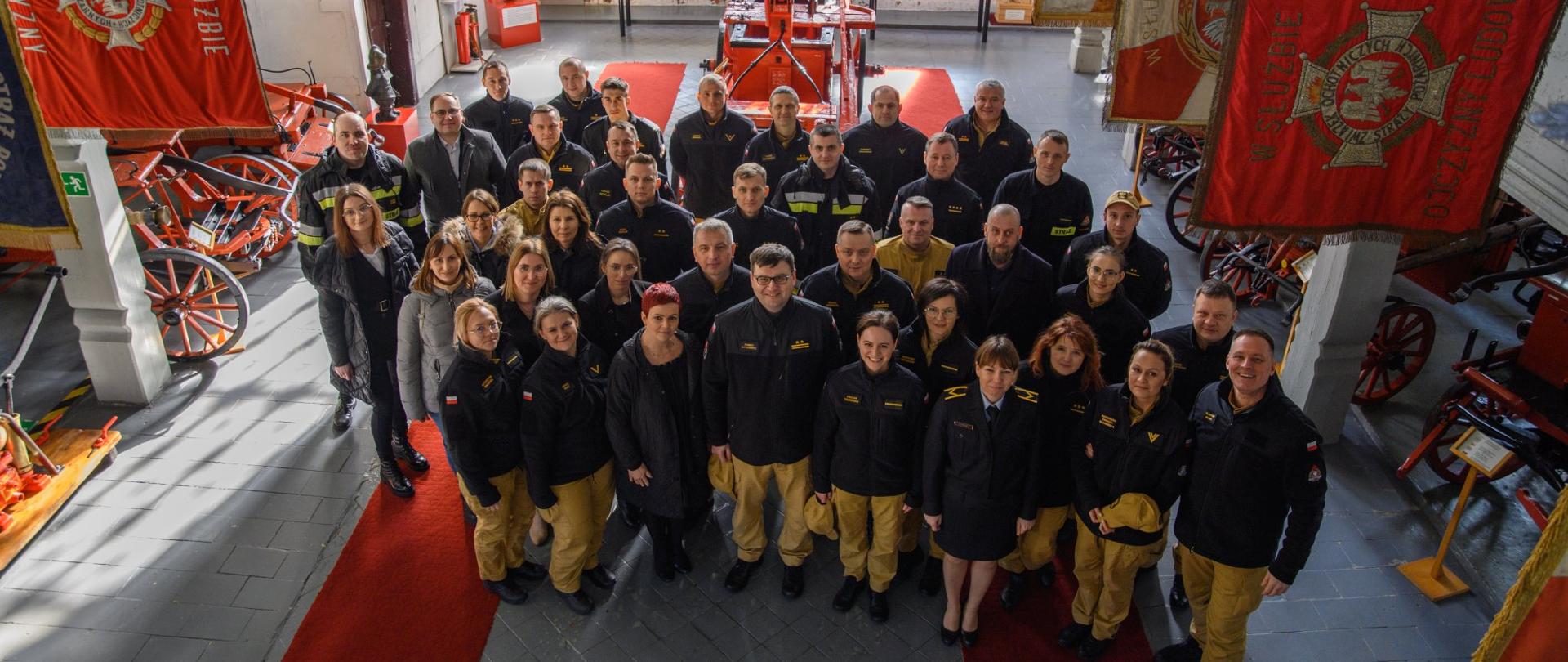 Zdjęcie zbiorowe uczestników