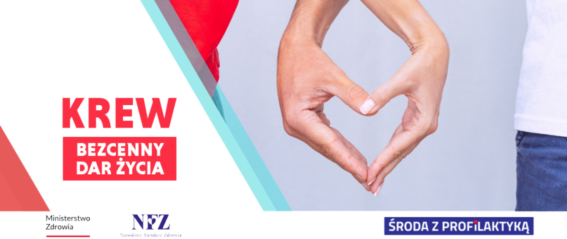 dwie ręce które pokazują kształt serca, a na zgięciu łokcia mają plastry po pobraniu krwi 