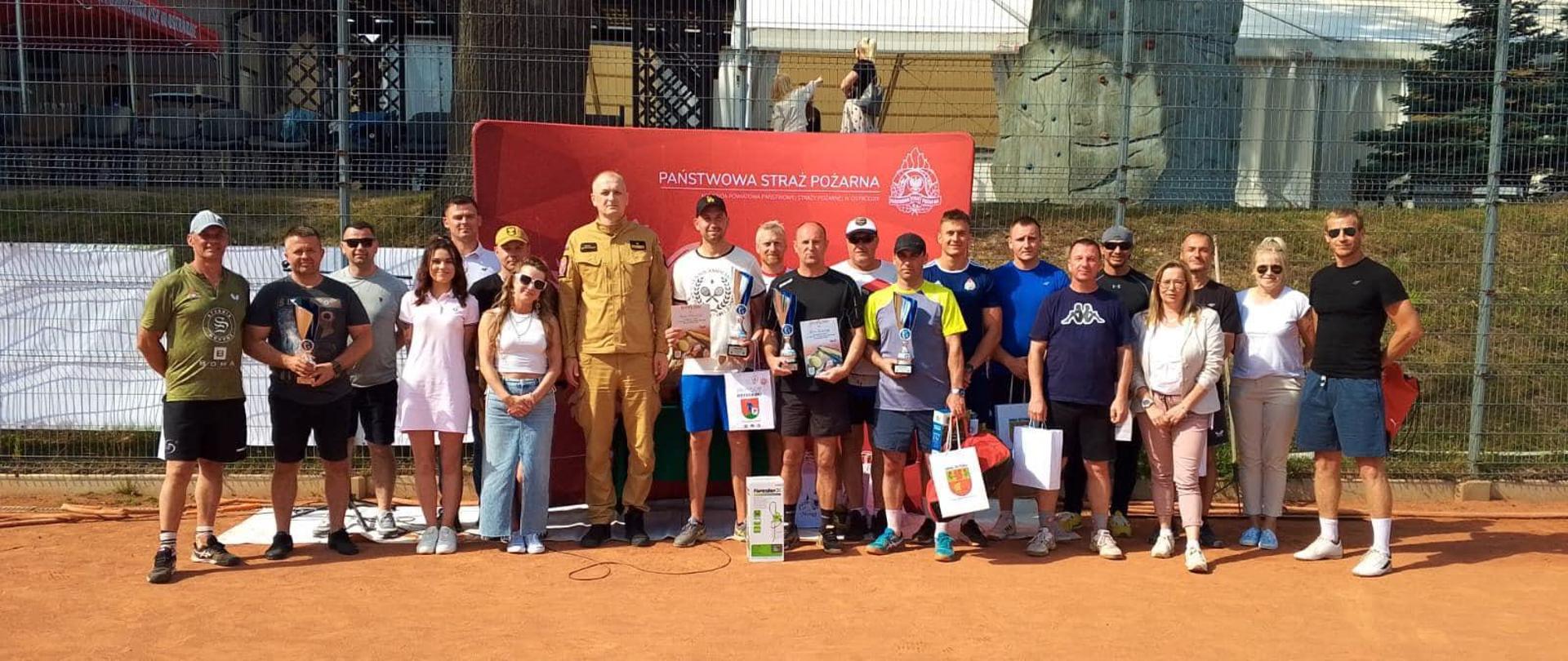 Strażacy rywalizowali w tenisie ziemnym