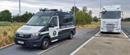 Kontrolowany pojazd podczas kontroli na punkcie kontrolnym opolskiej Inspekcji Transportu Drogowego