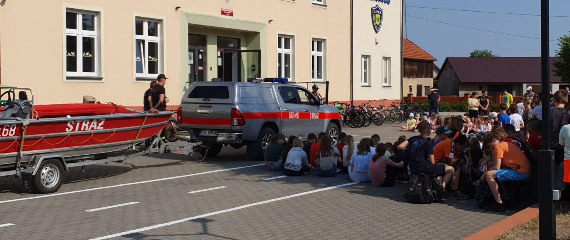 Spotkanie z dziećmi w szkole podstawowej w Lipce