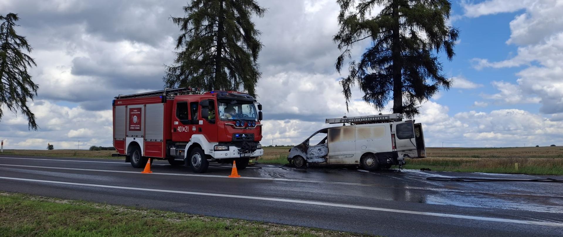 Pożar samochodu w Pacanowie