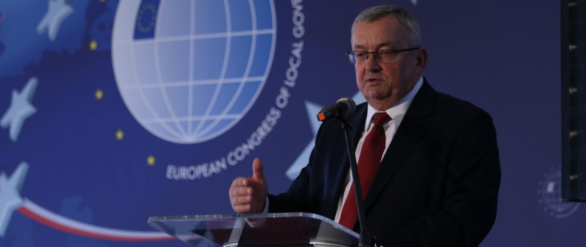Minister infrastruktury Andrzej Adamczyk w trakcie wystąpienia na VII Europejskim Kongresie Samorządów
