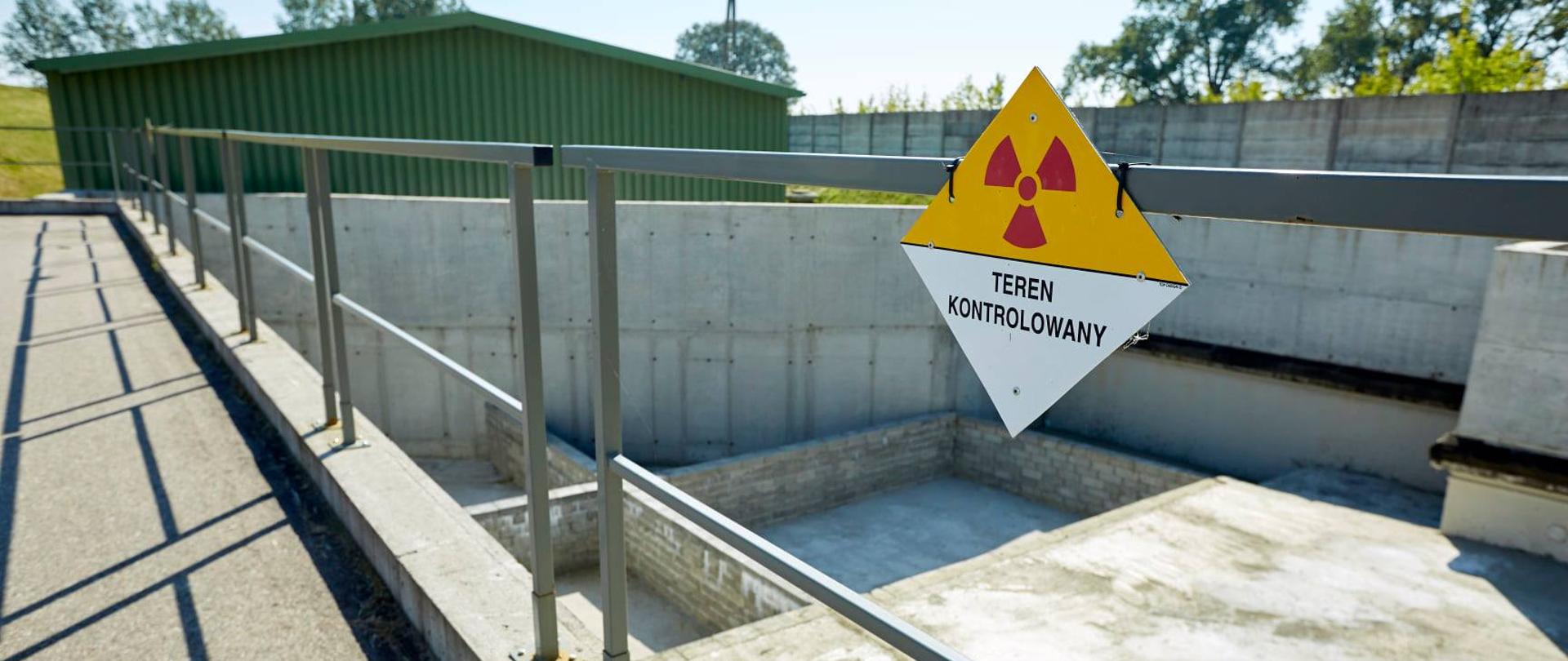 Krajowe Składowisko Odpadów Promieniotwórczych w Różanie, zdjęcie pokazujące fragment składowiska 