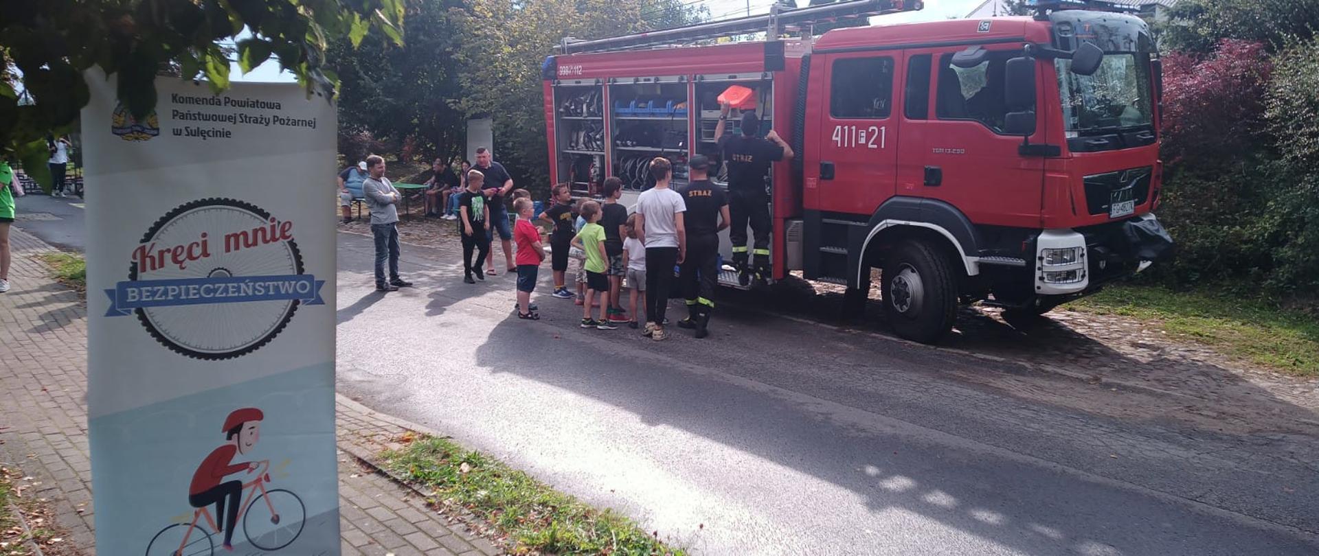 Pokazy w trakcie festynu