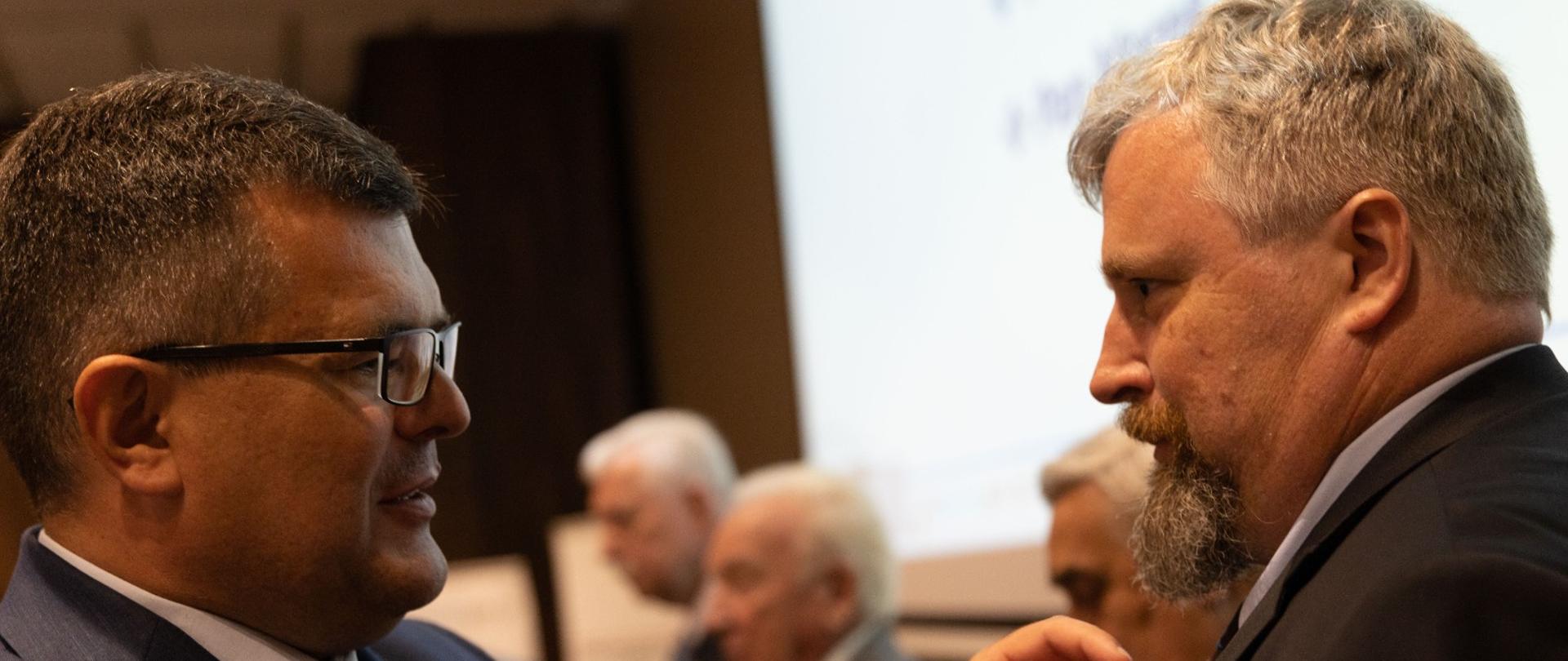 Wiceminister rozwoju i technologii Piotr Uściński otworzył spotkanie Służby Geodezyjnej i Kartograficznej