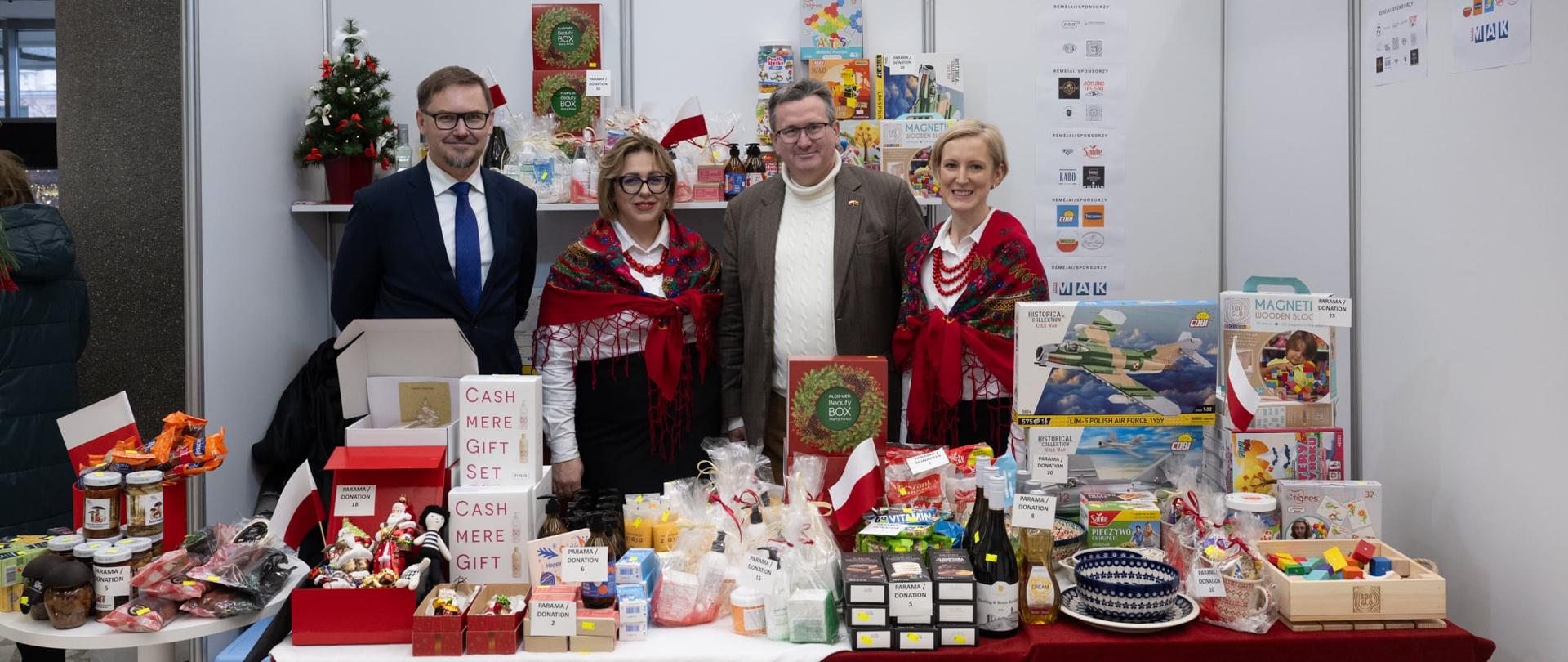 Lenkijos stendas 23-oje Tarptautinėje Kalėdų labdaros mugėje Vilniuje