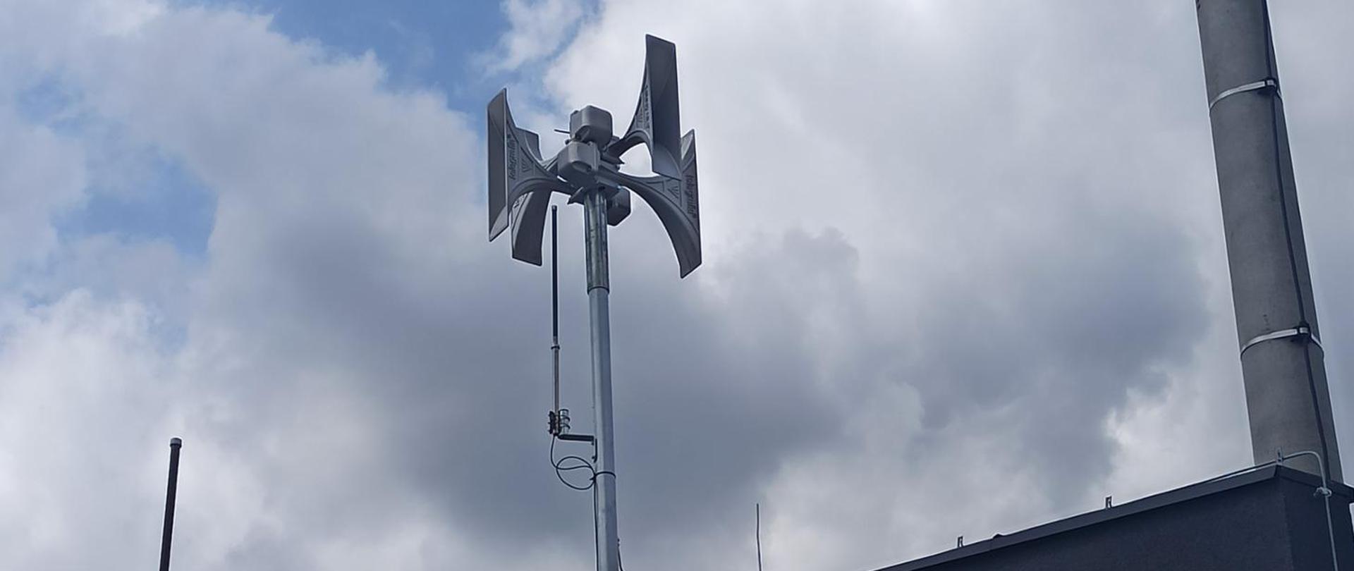 na zdjęciu syrena alarmowa