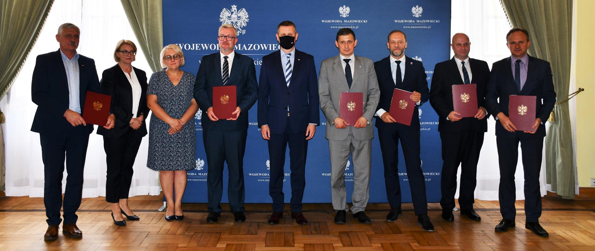 Uroczystość podpisania umów o dopłatę realizacji zadań w zakresie Fundusz Dróg Samorządowych z przedstawicielami mazowieckich samorządów.