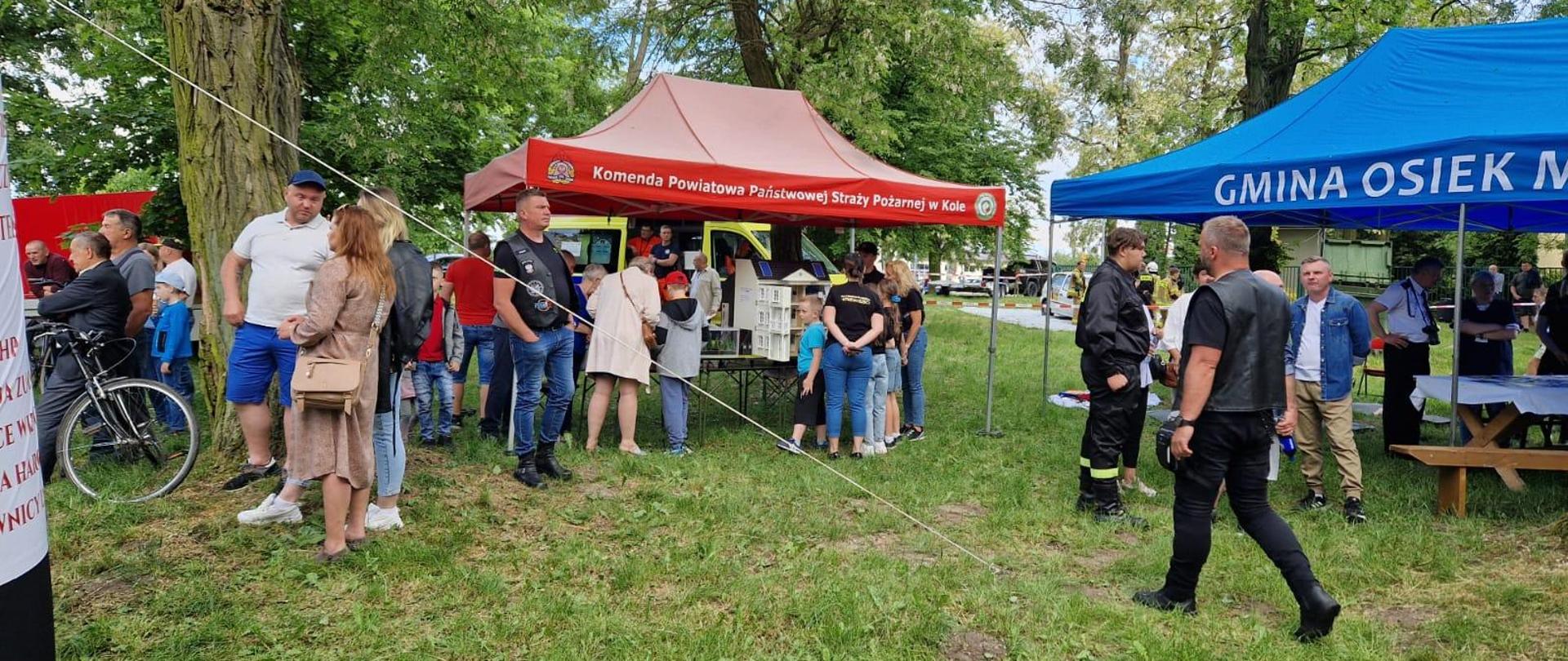 Stoisko strażackie podczas festynu