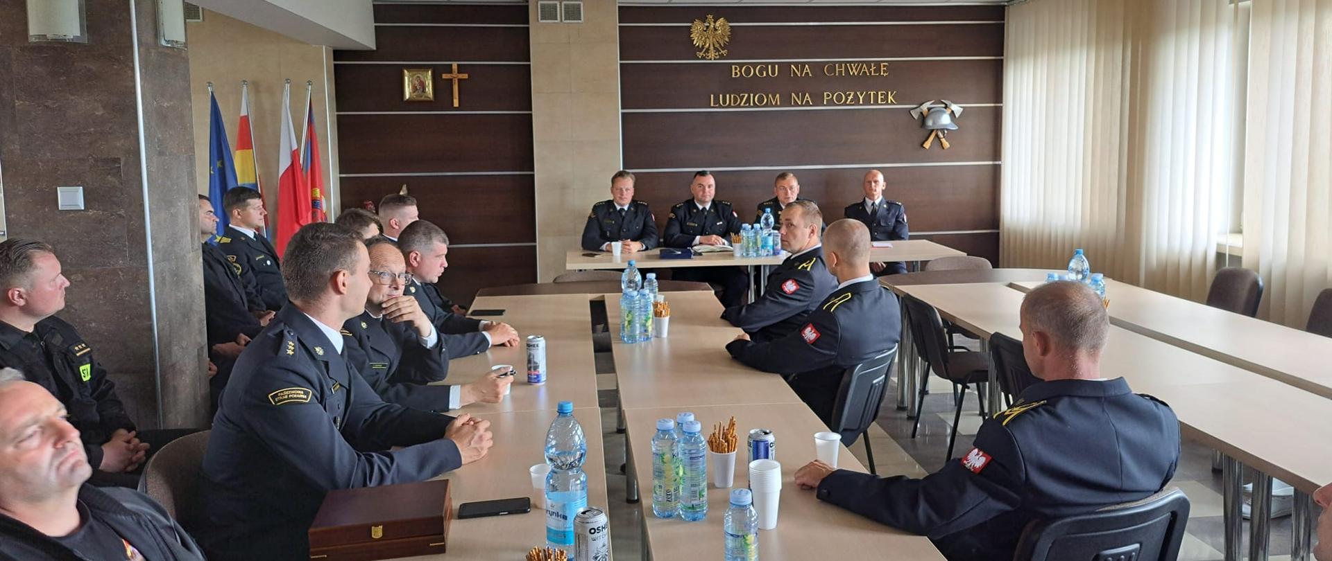 Uczestnicy narady służbowej