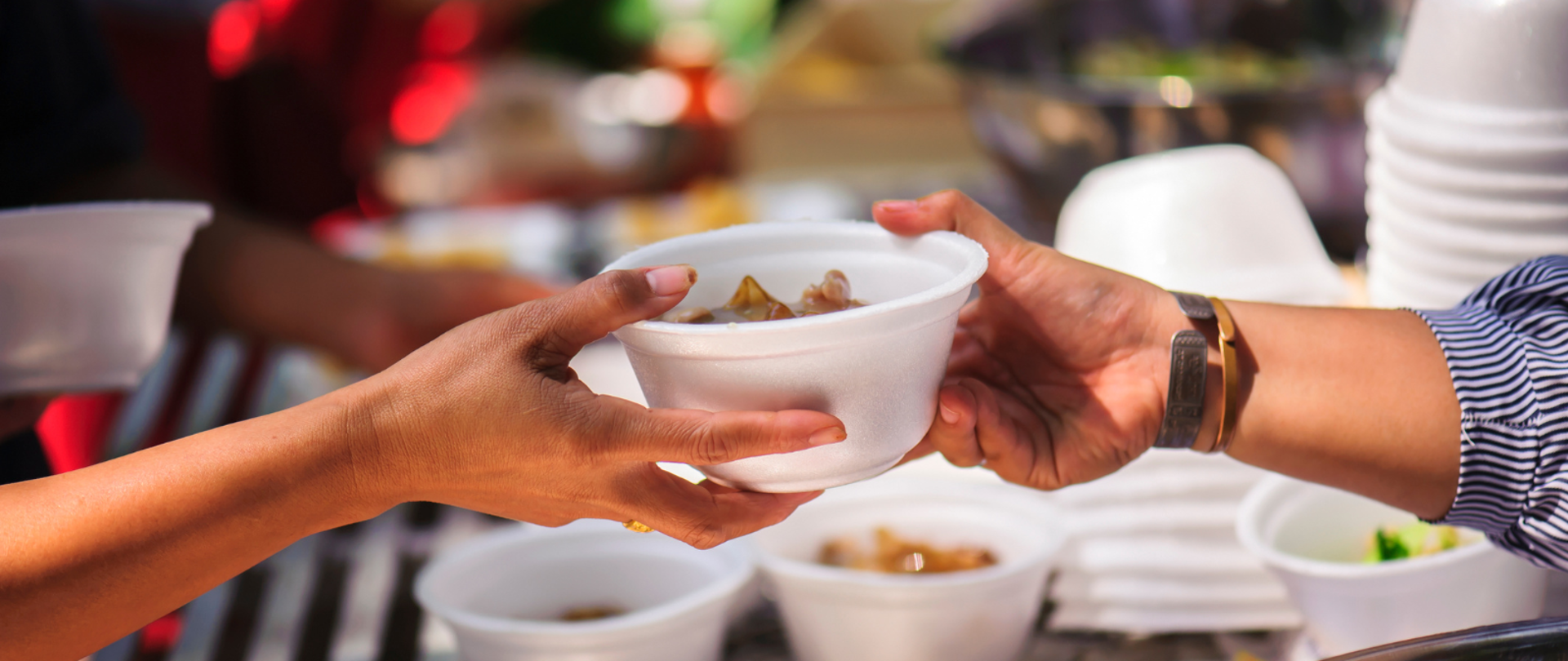 dzielenie się jedzeniem 