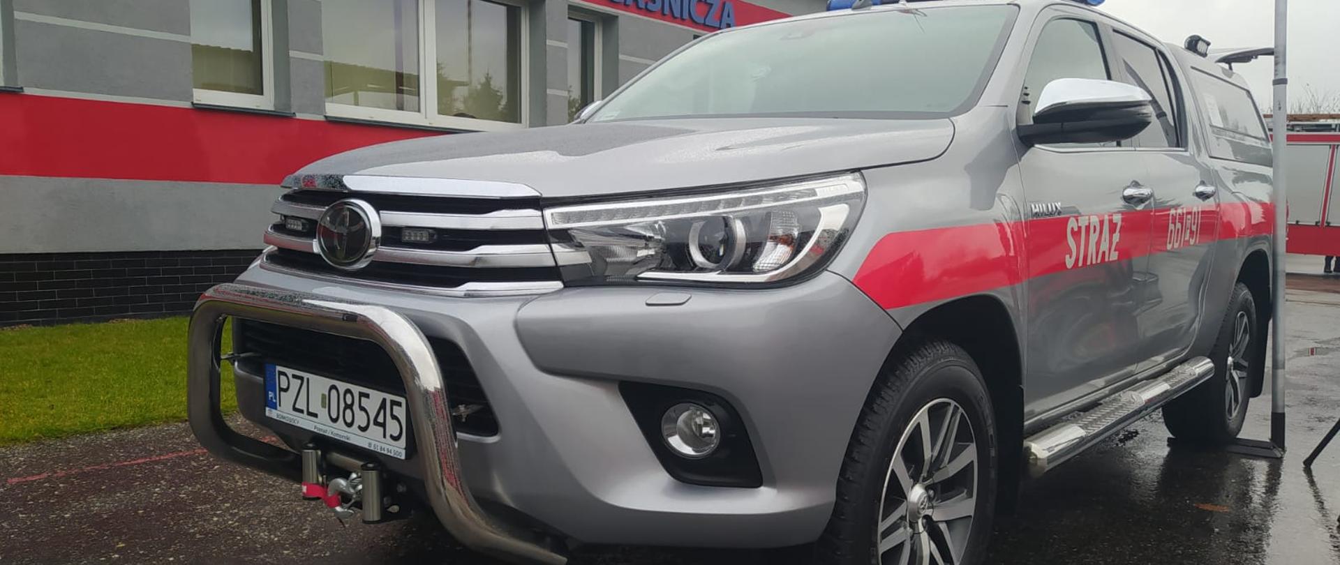 Na zdjęciu toyota Hilux .