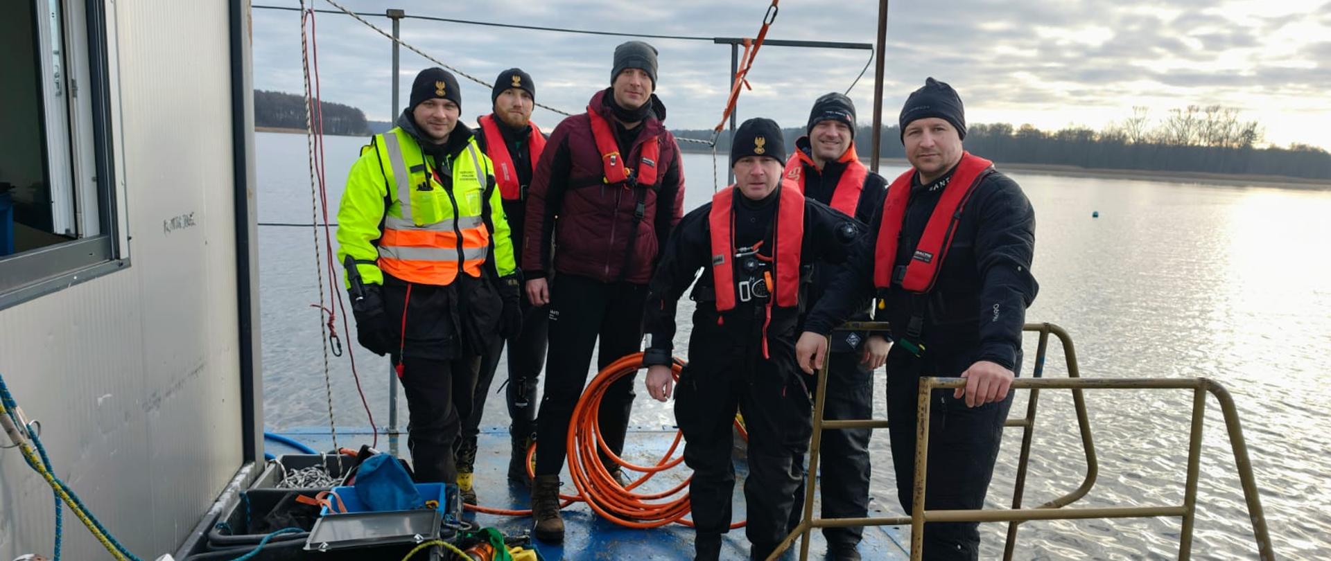 Intensywne szkolenie strażackich nurków w Bornem Sulinowie