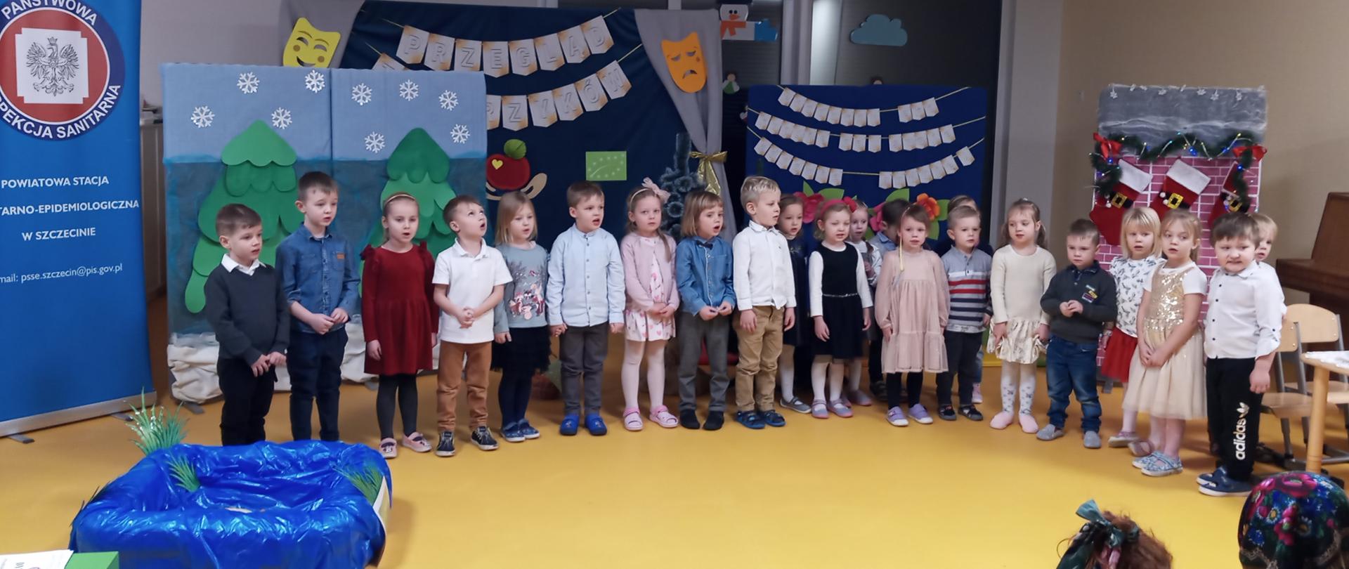 Dzieci pozujące do zdjęcia