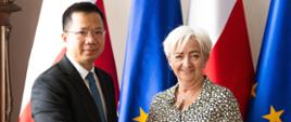 Ha Hoang Hai – ambasador Socjalistycznej Republiki Wietnamu z wojewodą łódzkim Dorotą Ryl
