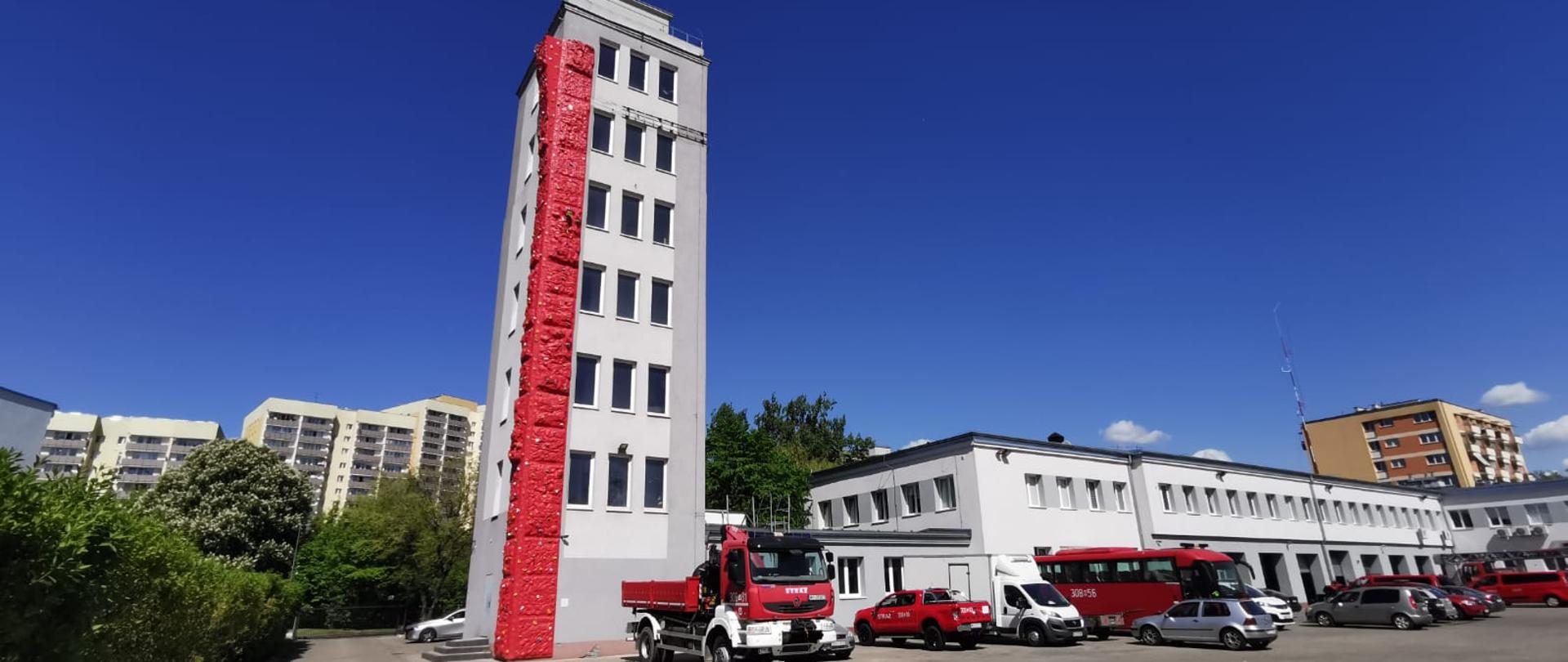 Ścianka wspinaczkowa w Ośrodku Szkolenia w Warszawie Komendy Wojewódzkiej PSP w Warszawie