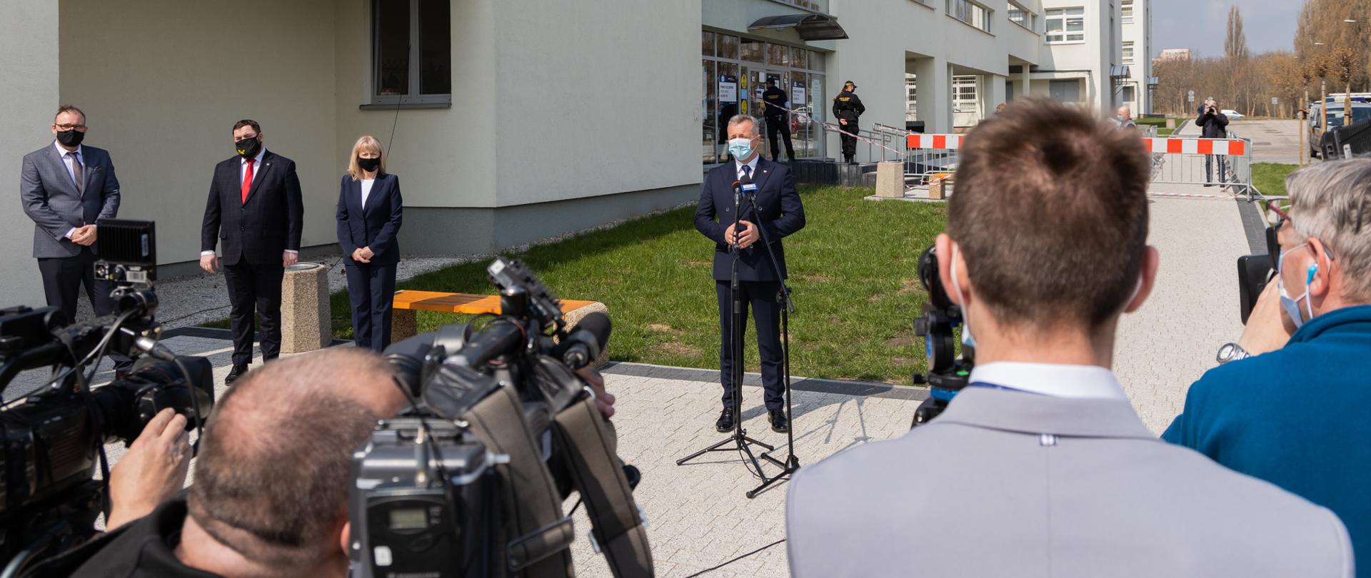 konferencja prasowa, wojewoda Mikołaj Bogdanowicz, Punkt Szczepień Powszechnych