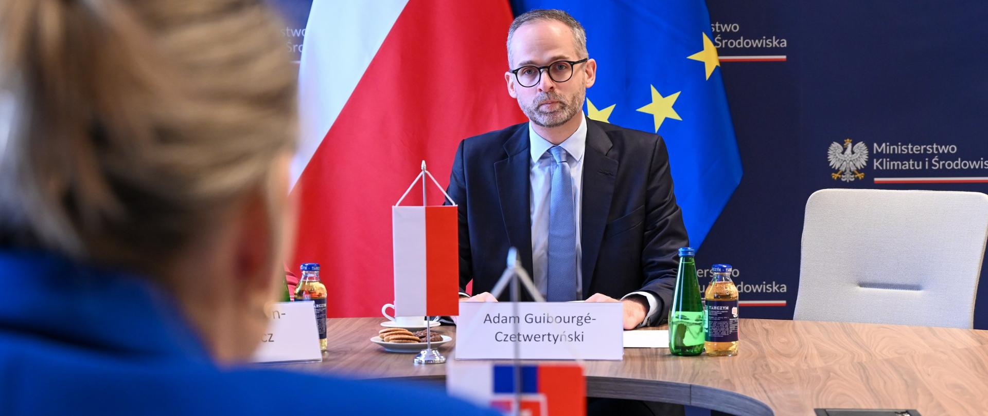 Spotkanie wiceministra Adama Guibourgé-Czetwertyńskiego z ambasador Słowacji Andreą Elschekovą Matisovą