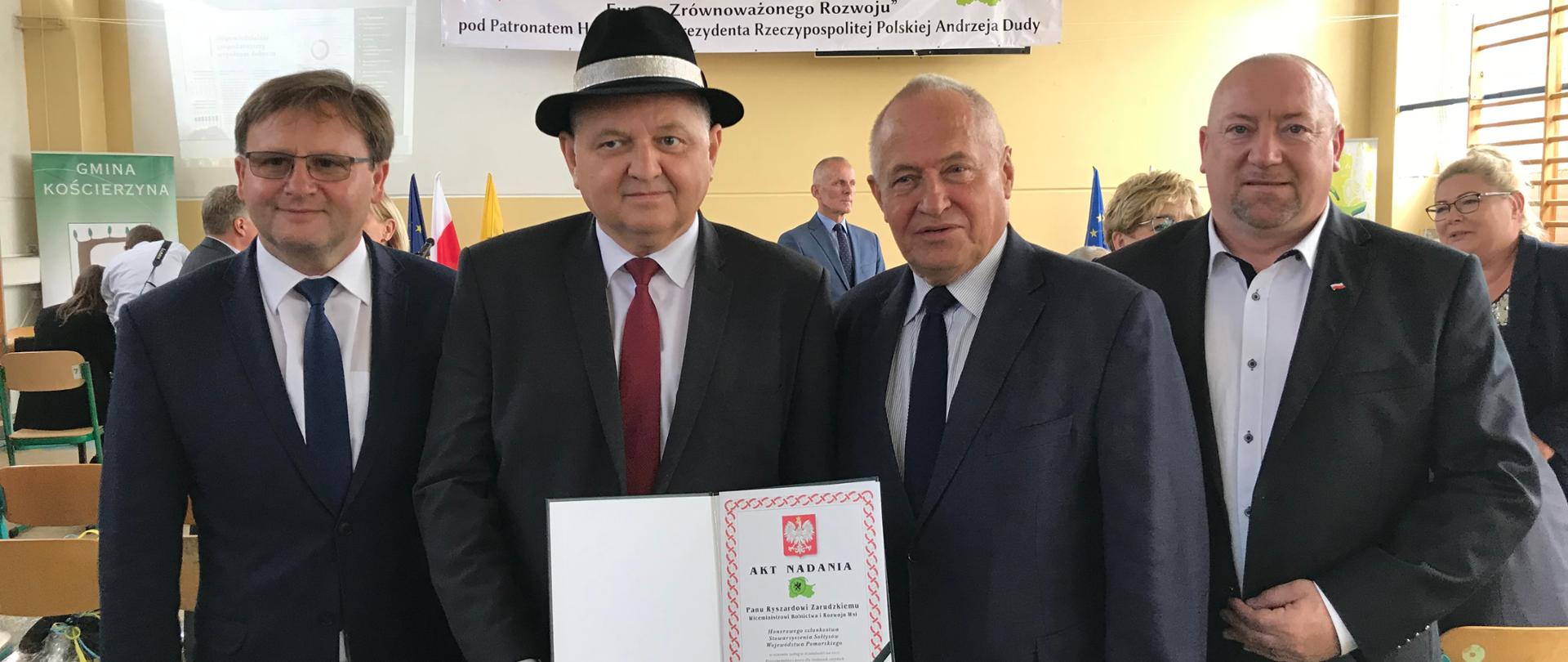 Honorowe Członkostwo - Akt Nadania