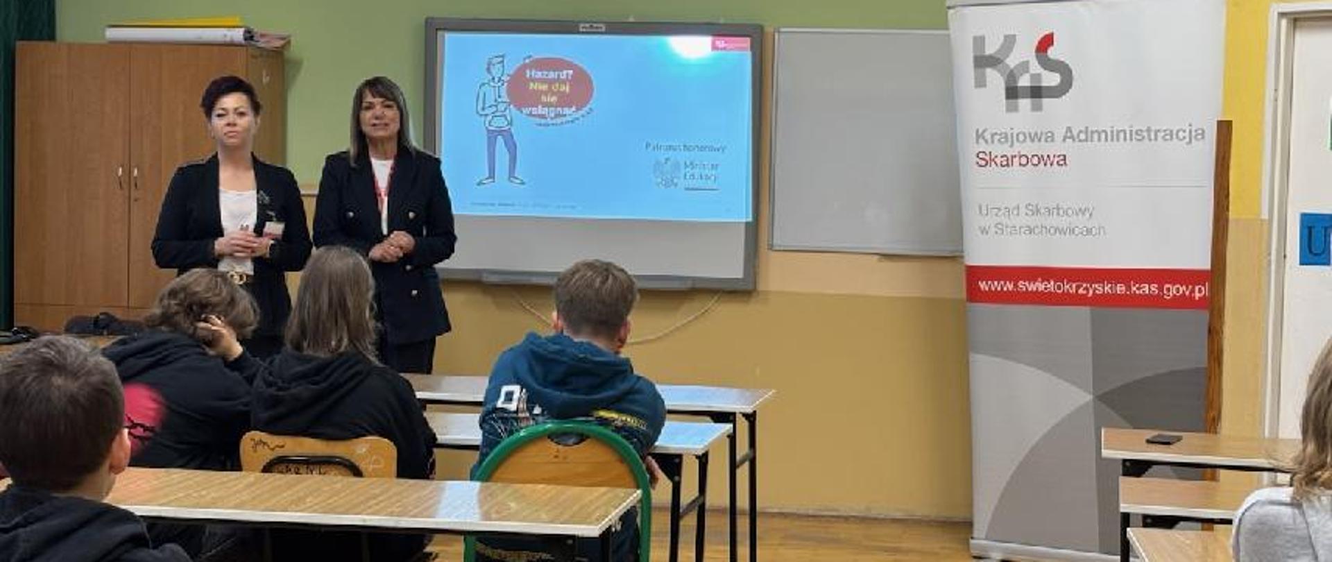 Wizyta pracownika KAS w Szkole Podstawowej w Krynkach