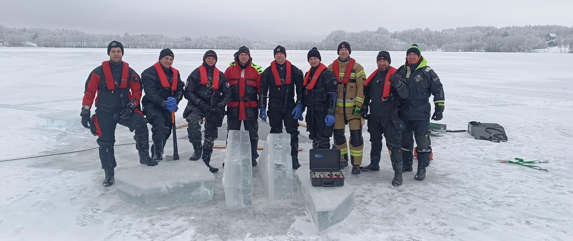Szkolenie specjalistyczne w zakresie nurkowania podlodowego.