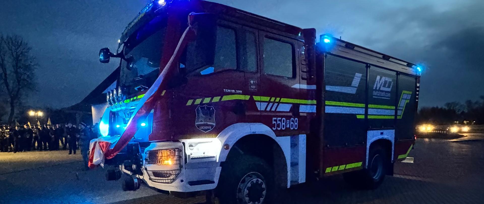 Oficjalne przekazanie nowego samochodu dla jednostki OSP Luchowo