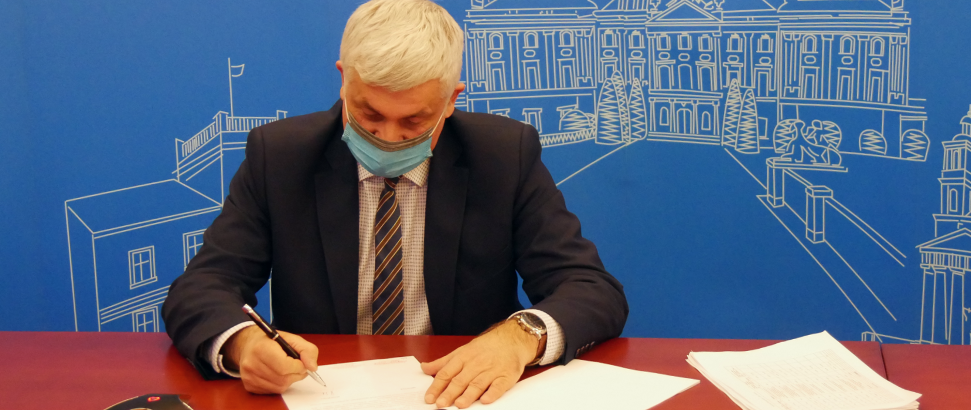 Podpisanie umowy na utworzenie Centrum opiekuńczo-mieszkalnego w Perlejewie