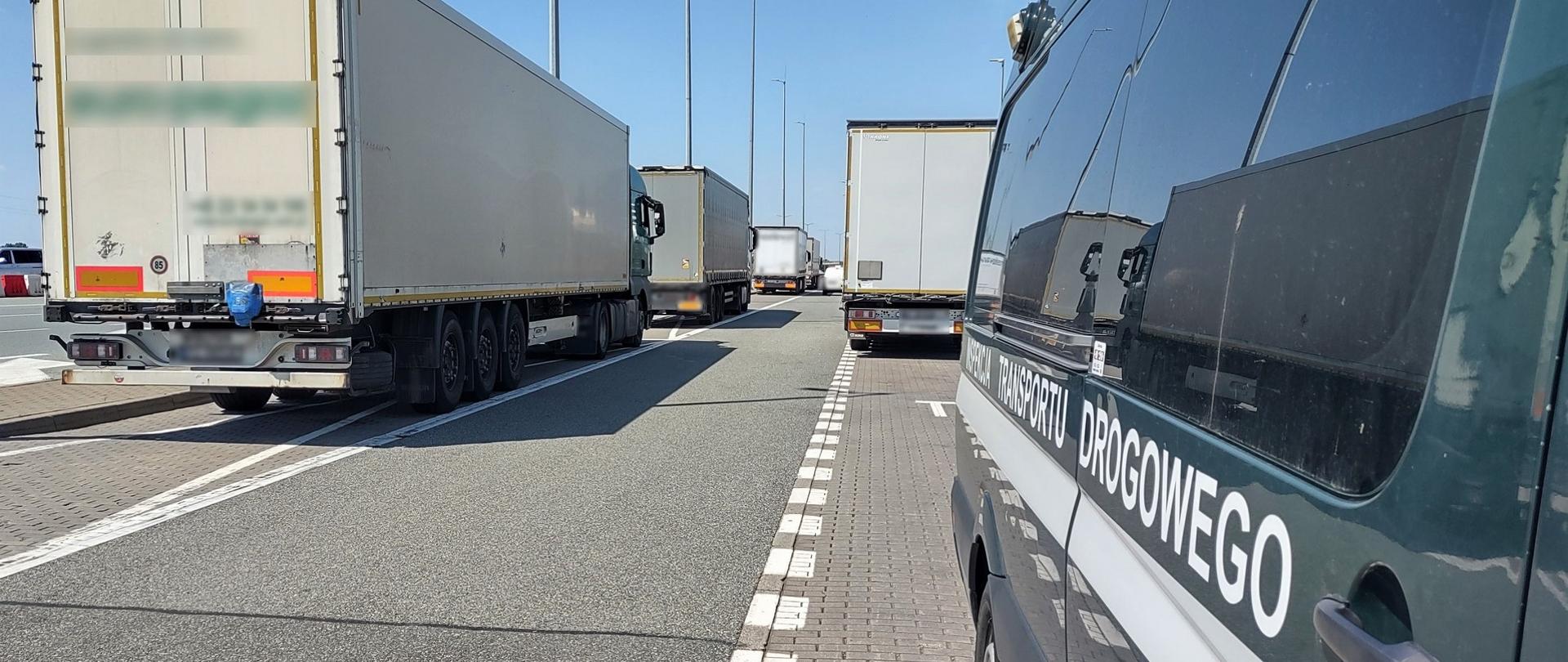 W wakacyjne zakazy weekendowe po raz kolejny kierowcy przewozili prawie wszystko, co było niedozwolone