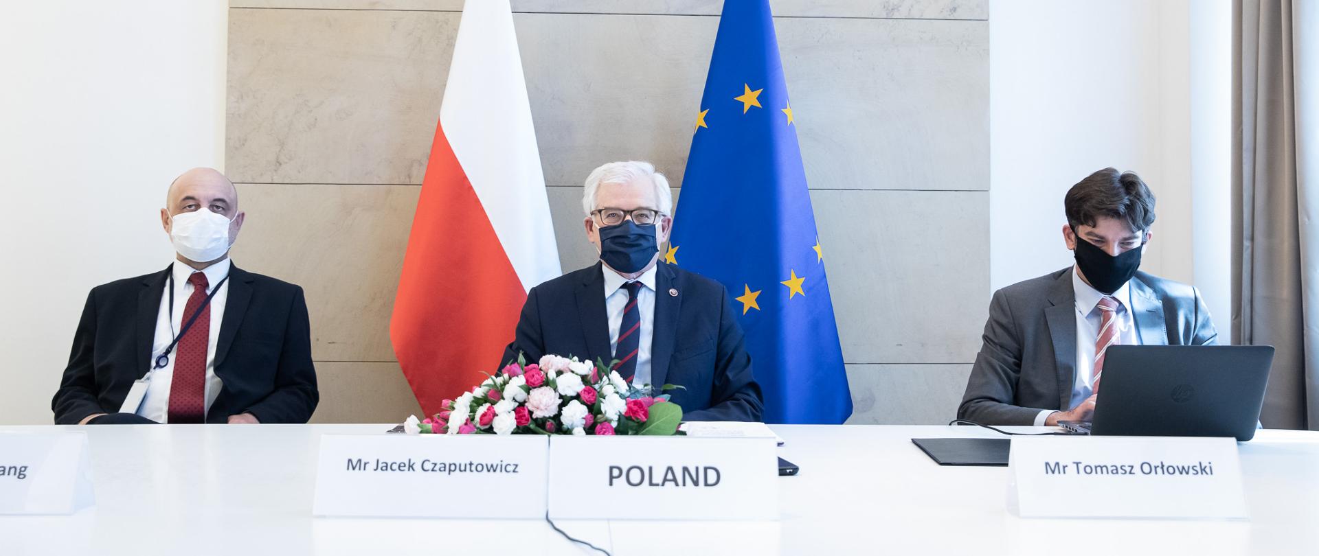 2020.04.21 Warszawa . Minister Jacek Czaputowicz . Minister Maciej Lang . Wideokonferencja UE i Ukraina ,.
Fot. Tymon Markowski / MSZ