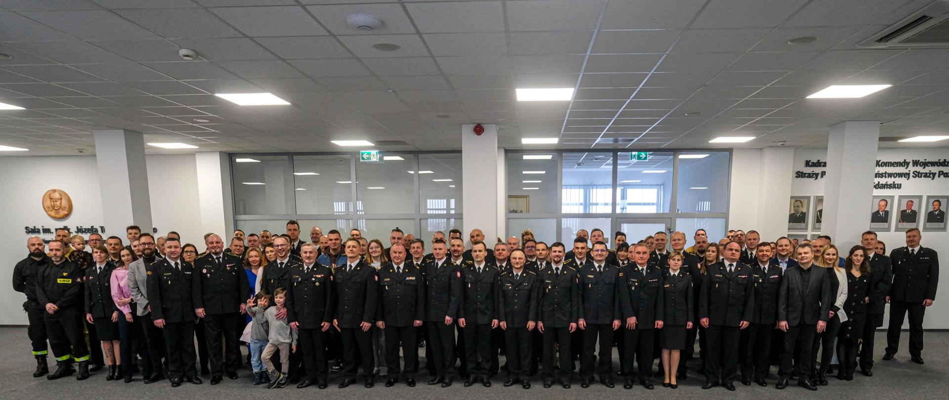 13 lutego 2026 roku w Komenda Wojewódzka Państwowej Straży Pożarnej w Gdańsku odbyła się uroczysta zbiórka z okazji przejścia na emeryturę trzech zasłużonych funkcjonariuszy województwa pomorskiego, w tym asp. Karol Górnowicz.