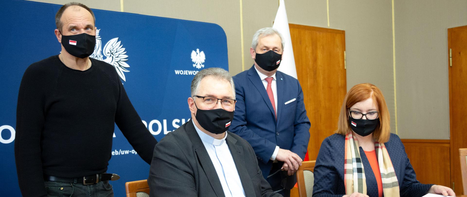 Podpisanie umowy na prace konserwatorskie