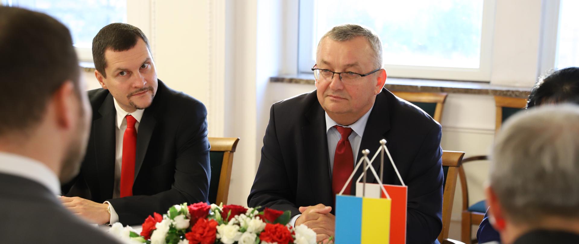 Minister infrastruktury A. Adamczyk spotkał się z ministrem infrastruktury Ukrainy - Vladyslavem Kriklijem