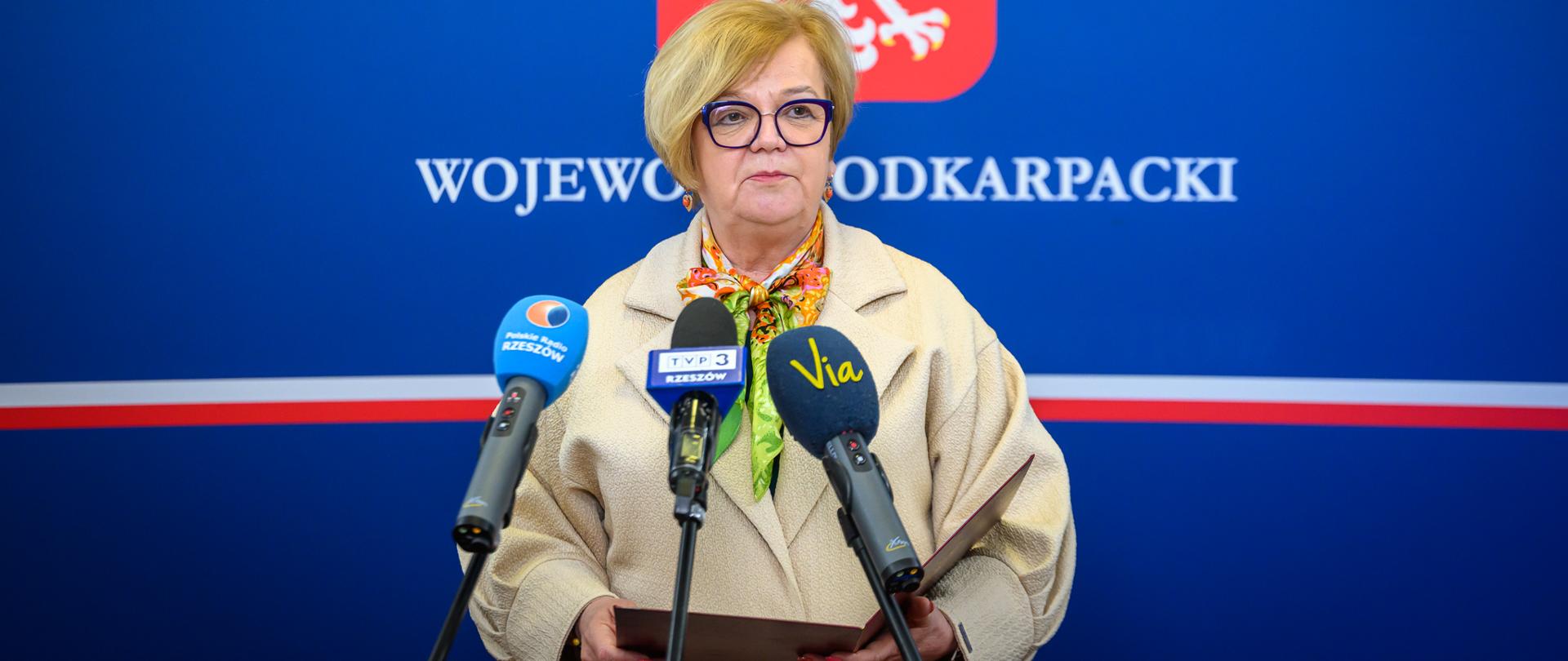 Zdjęcie przedstawia wojewodę podkarpackiego Teresę Kubas-Hul