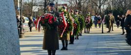 UROCZYSTOŚCI ZWIĄZANE Z UPAMIĘTNIENIEM POWSTANIA ARMII KRAJOWEJ POD POMNIKIEM GENERAŁA STEFANA ROWECKIEGO.