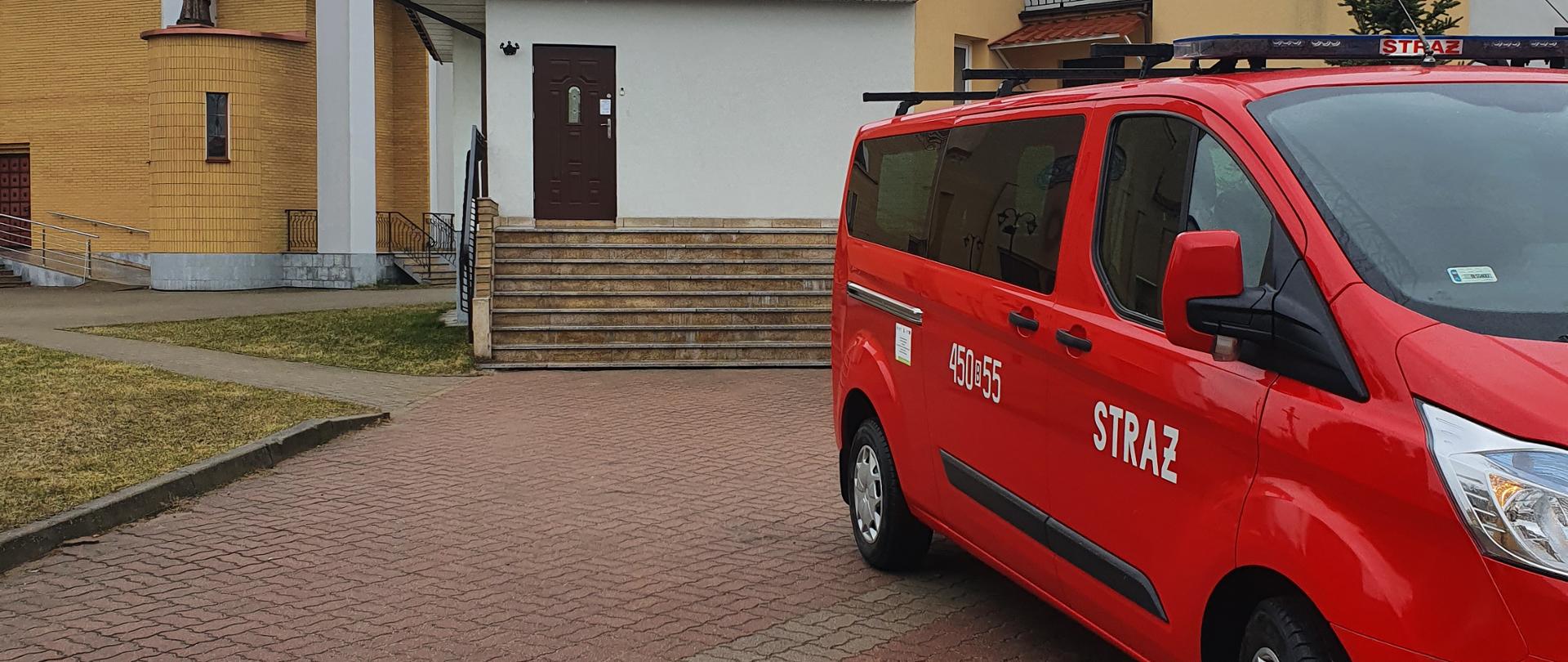 Dystrybucja maseczek do parafii na terenie powiatu monieckiego.