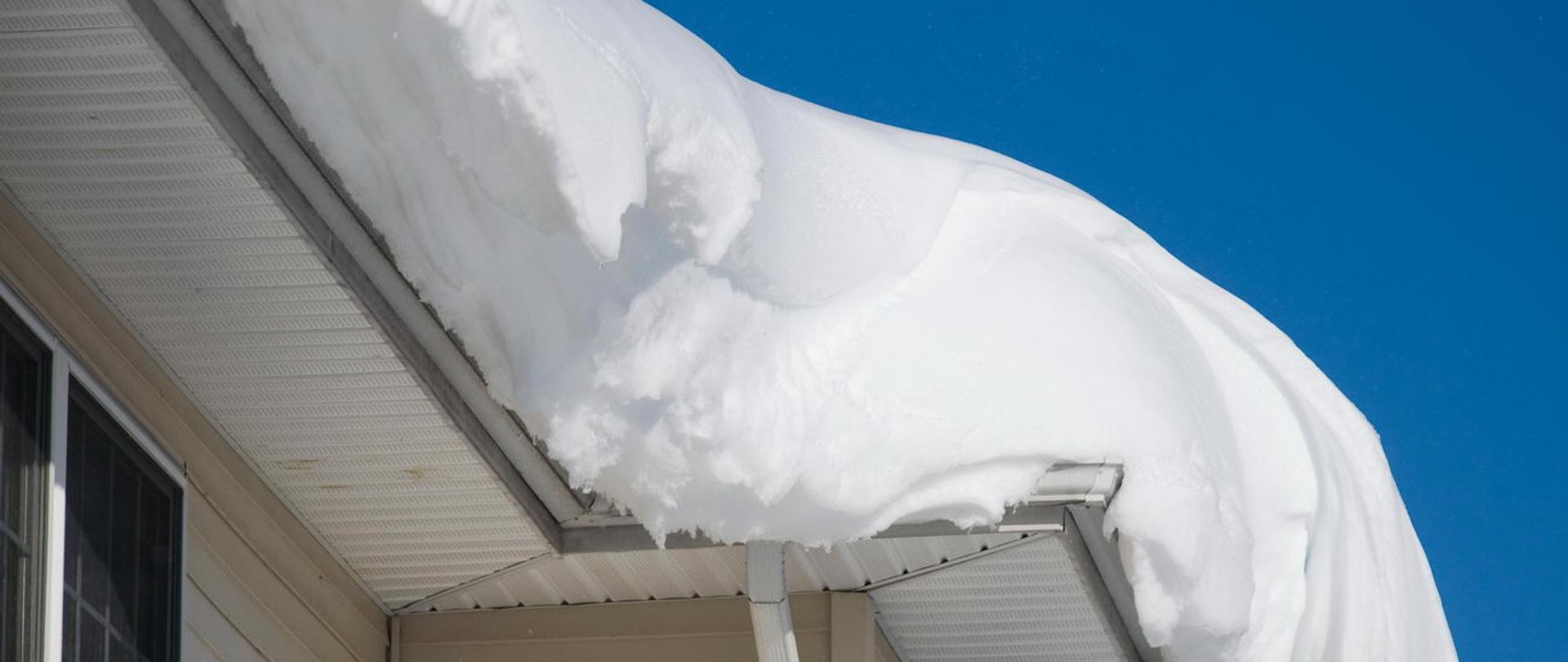 Śnieg na dachu