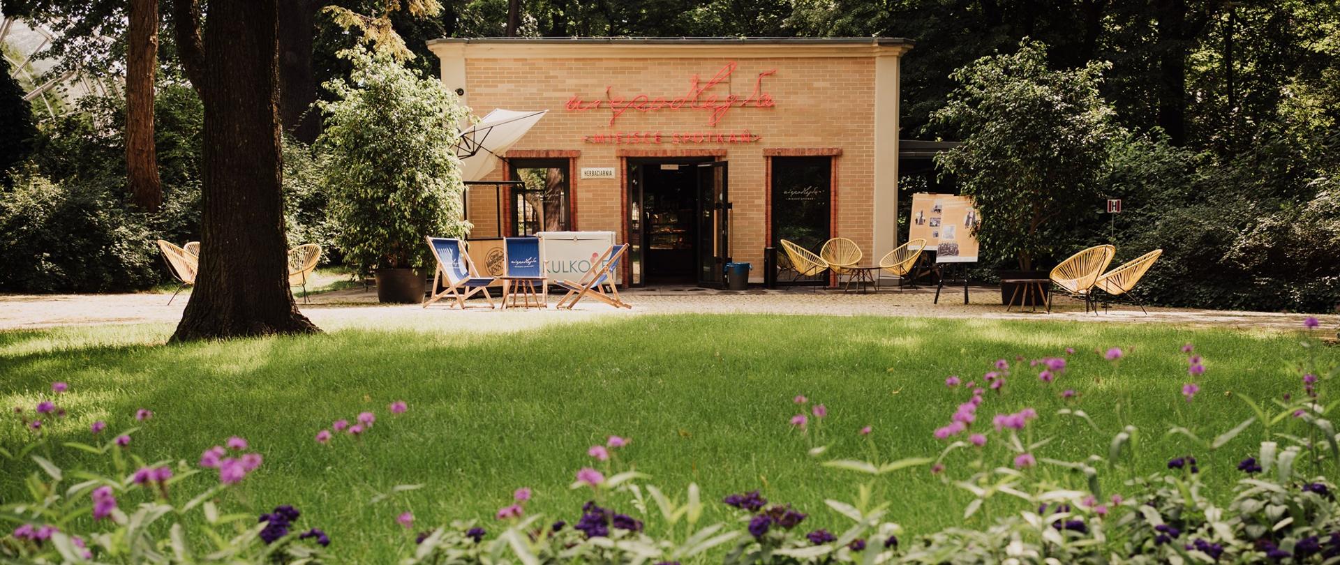 Niepodległa. Miejsce Spotkań. Fot. Maciej Suwałowski.