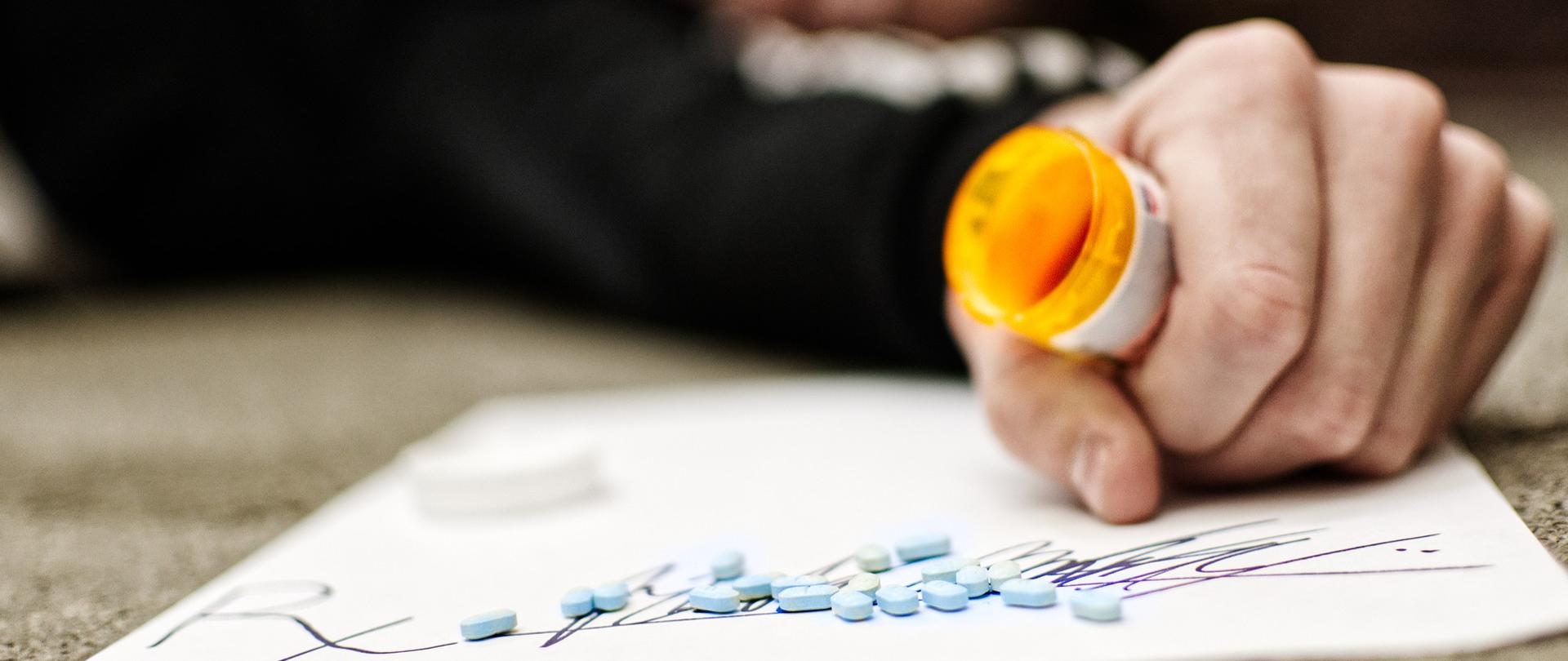 Zatrucie środkiem zastępczym lub nową substancją psychoaktywną