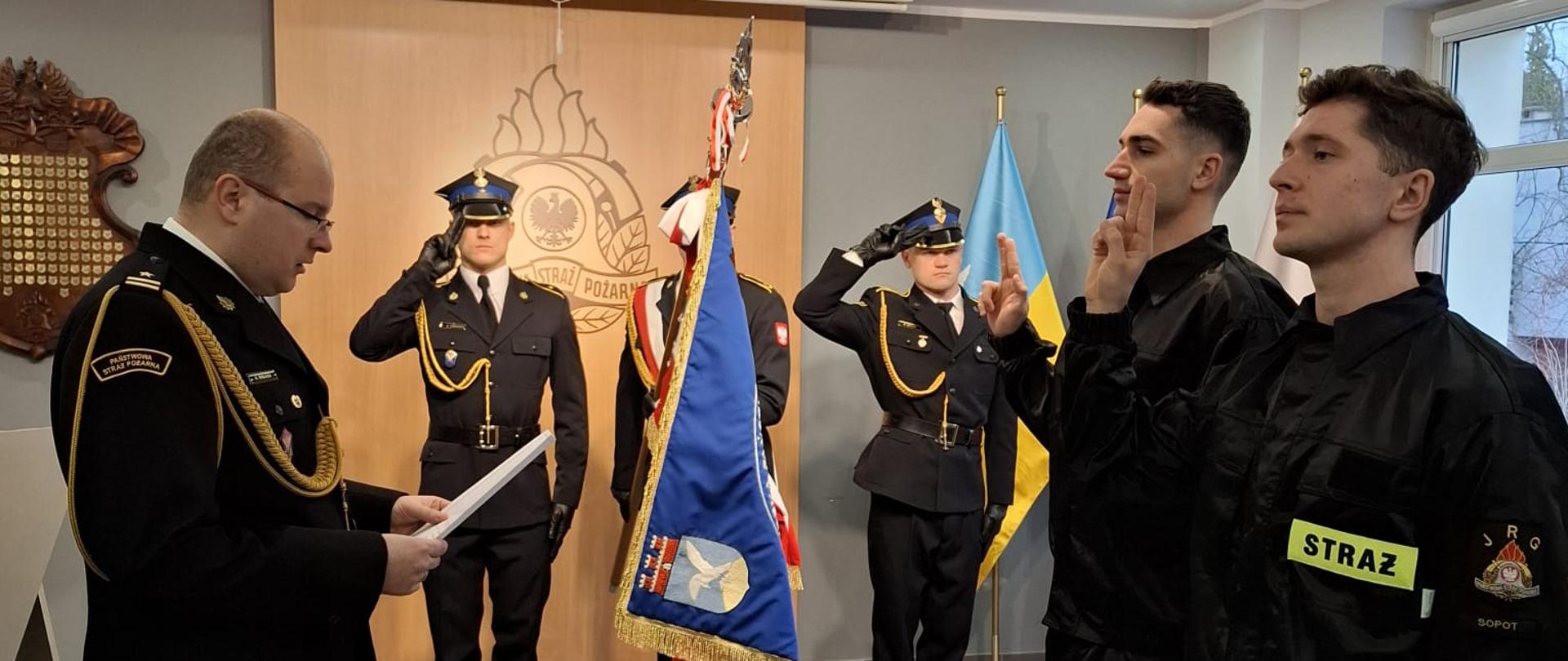 Ślubowanie nowych strażaków 