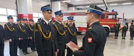 Uroczystość pożegnania funkcjonariuszy przechodzących na zaopatrzenie emerytalne i ślubowanie nowego funkcjonariusza w KP PSP Zakopane