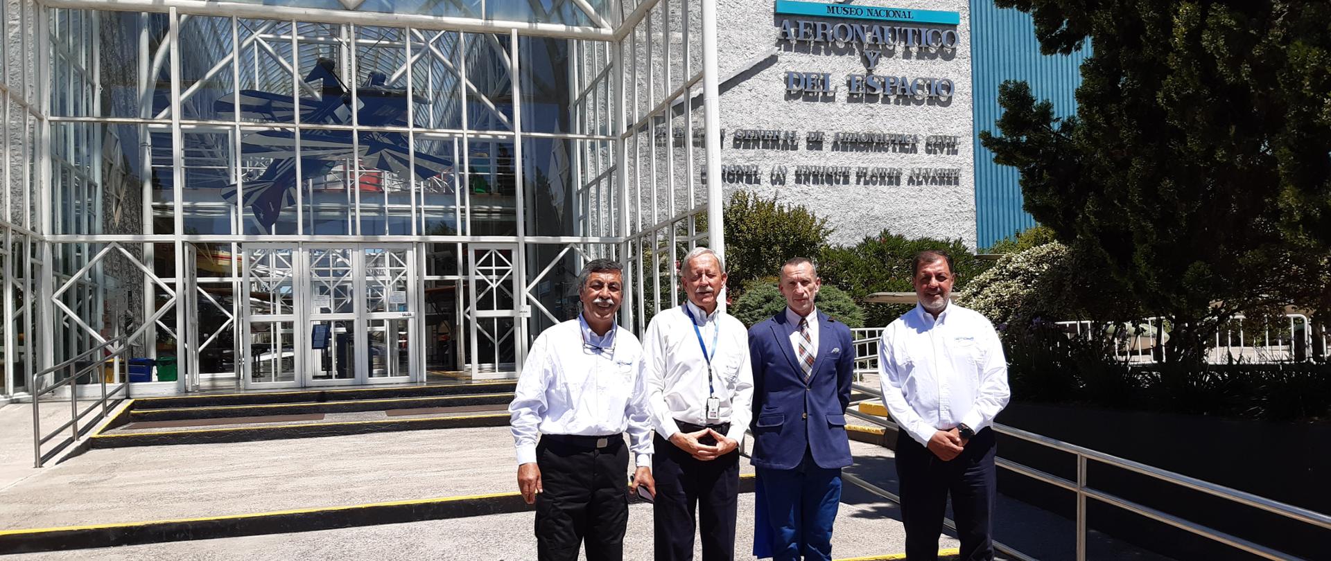 Wizyta w Muzeum Lotnictwa w Santiago. 