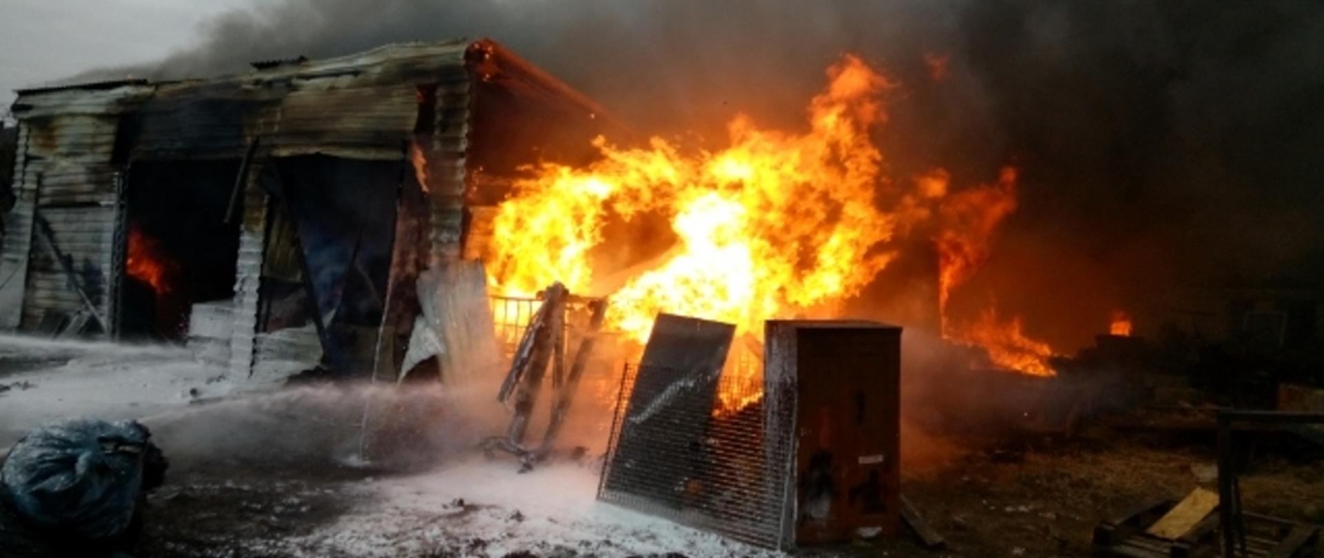 Radosław gmina Sławno- pożar warsztatu samochodowego 