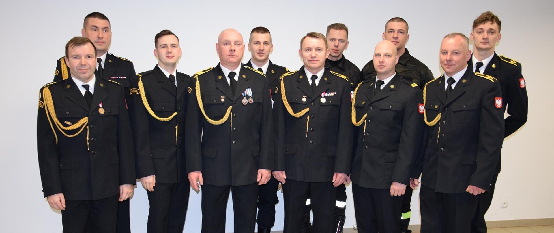 Uroczyste pożegnanie ze służbą oraz ślubowanie strażaka.