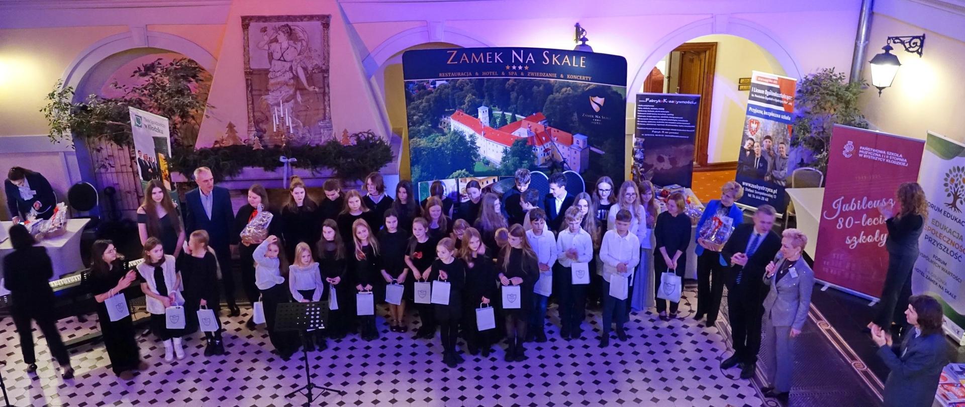 KONCERT w ramach FORUM EDUKACYJNEGO
Zamek na Skale w Trzebieszowicach 