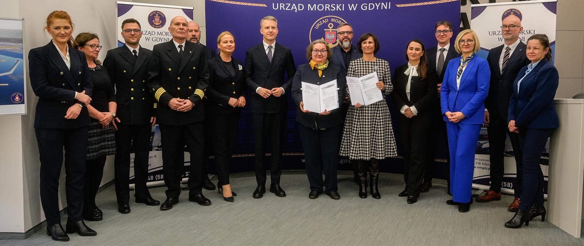 17 marca 2025 r. Urząd Morski w Gdyni podpisał umowę na zadanie „Budowa falochronu osłonowego w Porcie Gdańsk