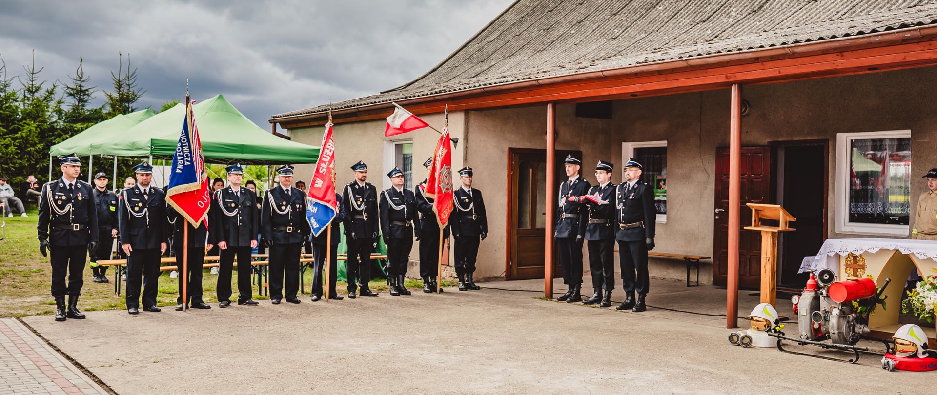 Poczty sztandarowe oraz flagowy