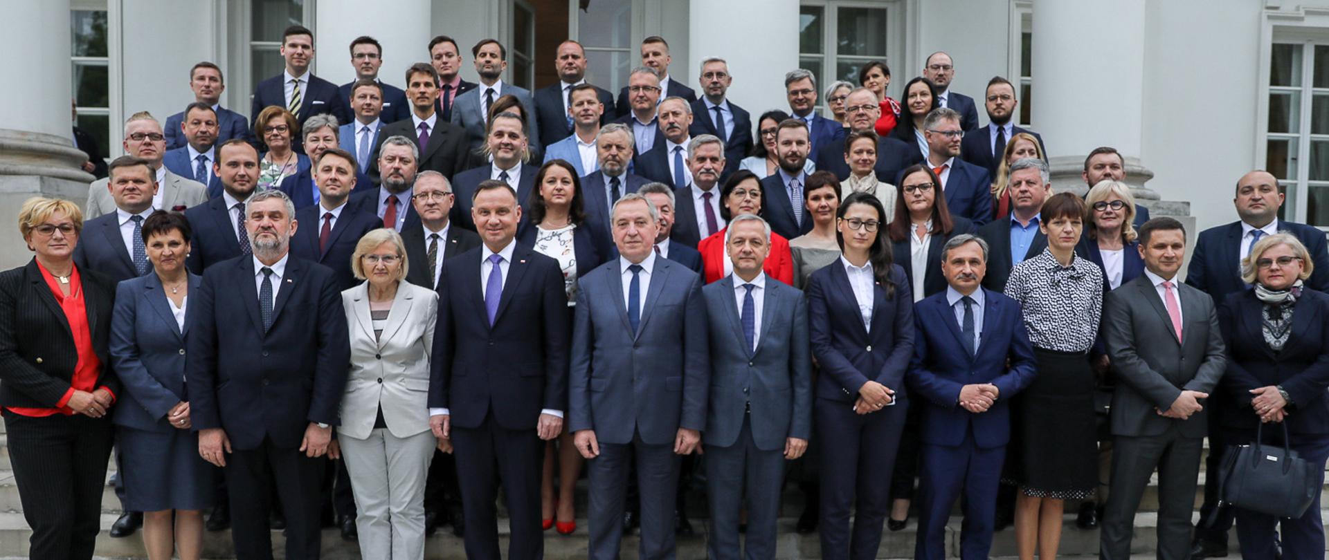 Perspektywy rozwoju obszarów wiejskich - na zdjęciu m.in. Prezydent RP Andrzej Duda, minister środowiska Henryk Kowalczyk, wiceminister Małgorzata Golińska